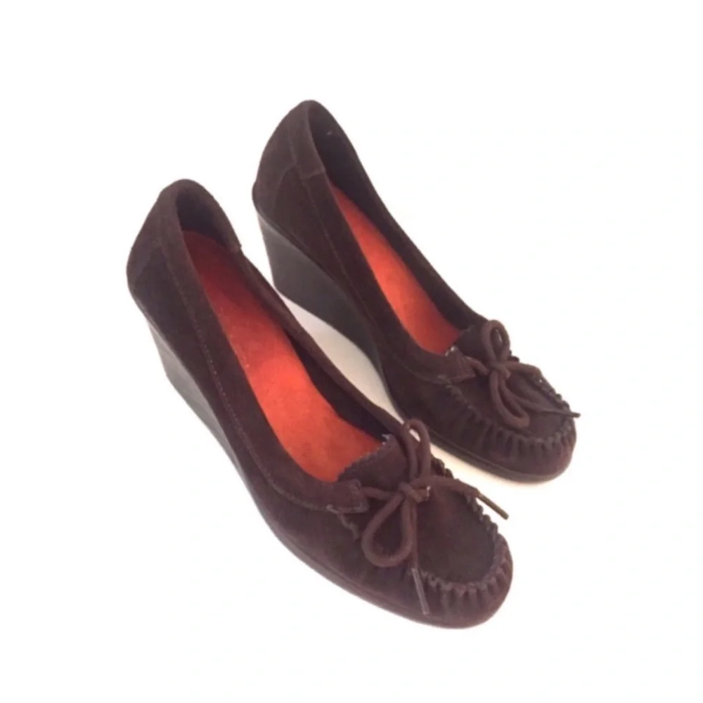 NWOB Aerosoles Moccasin Wedge Heels in Brown Suede